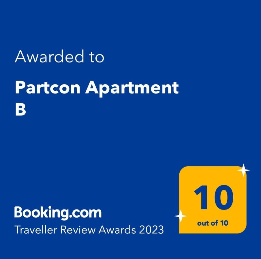Partcon Apartment B Néoi Epivátai Exterior foto